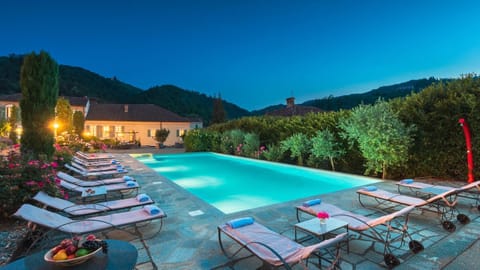 Pool view, Swimming pool, sunbed