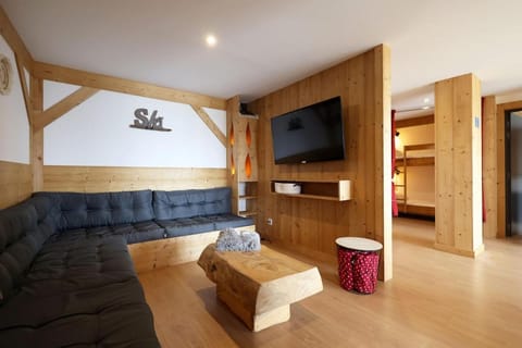Communal lounge/ TV room, TV and multimedia, Living room, Seating area