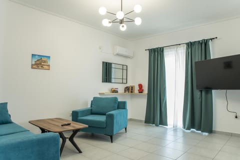 TV and multimedia, Seating area, air conditioner