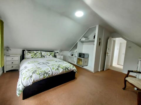 Kitchen or kitchenette, Photo of the whole room, Bedroom, wardrobe