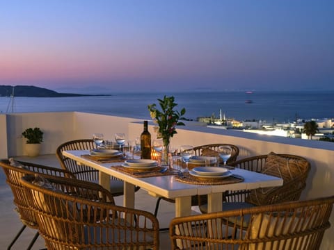 Natural landscape, View (from property/room), Dining area, Sea view