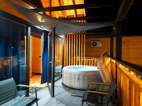 Hot Tub, Balcony/Terrace