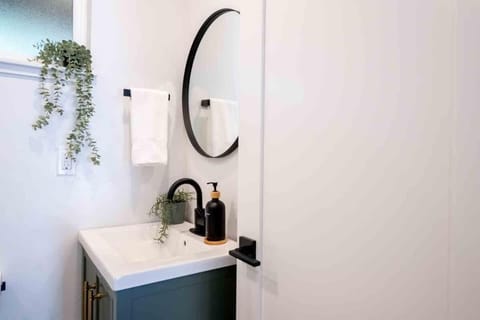 Columbia Cabins Cabin 6 Cabin in Calaveras County