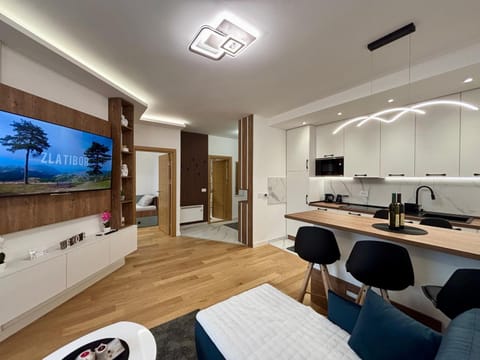 TV and multimedia, Kitchen or kitchenette, Living room, Seating area, Dining area, pet friendly, stove