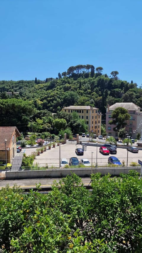 emguesthouse House in Camogli