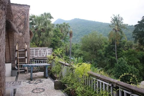 Amed Paradise Warung & House Bali Bed and Breakfast in Abang