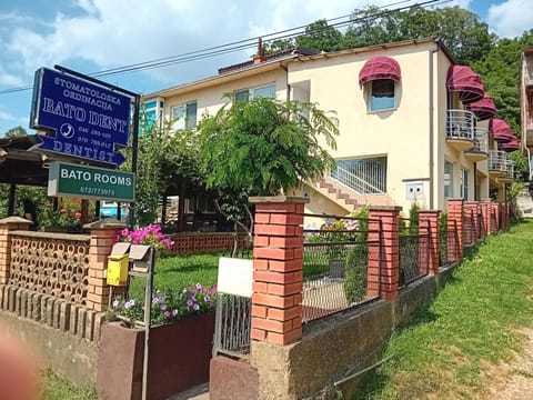 BATO Rooms Bed and Breakfast in Municipality of Ohrid, North Macedonia