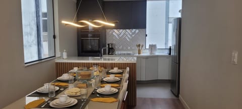 Kitchen or kitchenette, Kitchen or kitchenette, Food and drinks, Dining area, Food