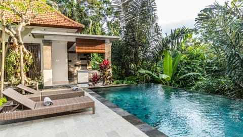 Property building, Patio, Spring, Day, Natural landscape, Garden, Garden view, Pool view, Swimming pool, sunbed