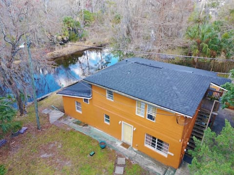 King Bed Creekfront Retreat in Jacksonville House in Jacksonville