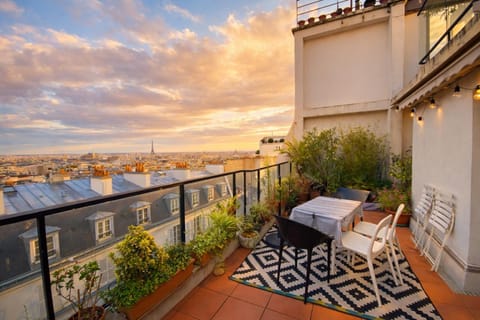 Patio, View (from property/room), Balcony/Terrace, City view, Landmark view