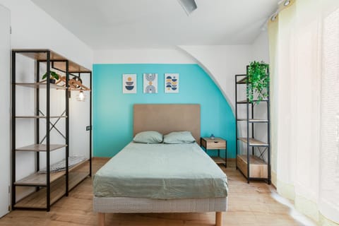 Bed, Photo of the whole room, Bedroom