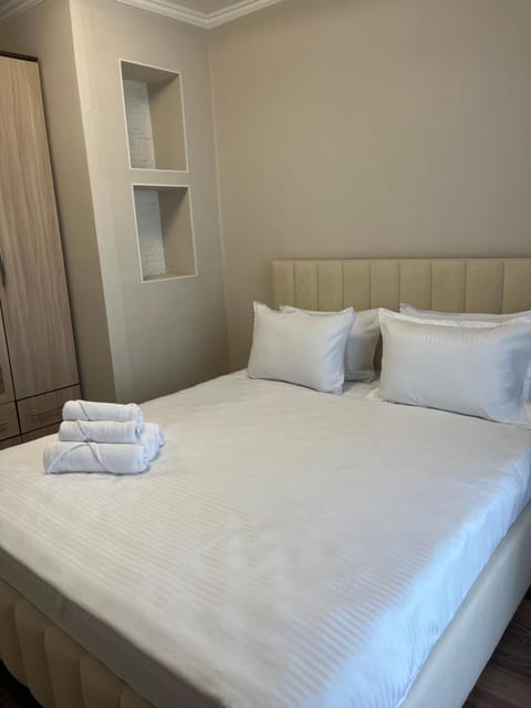 Bed, Bedroom, towels, wardrobe