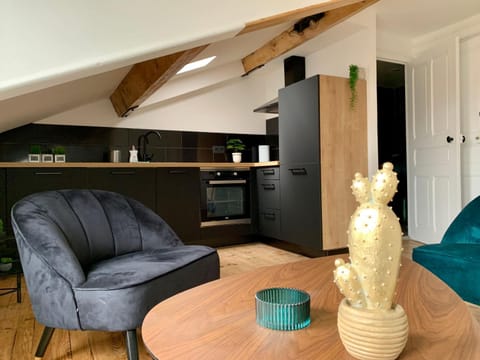 Kitchen or kitchenette, Living room