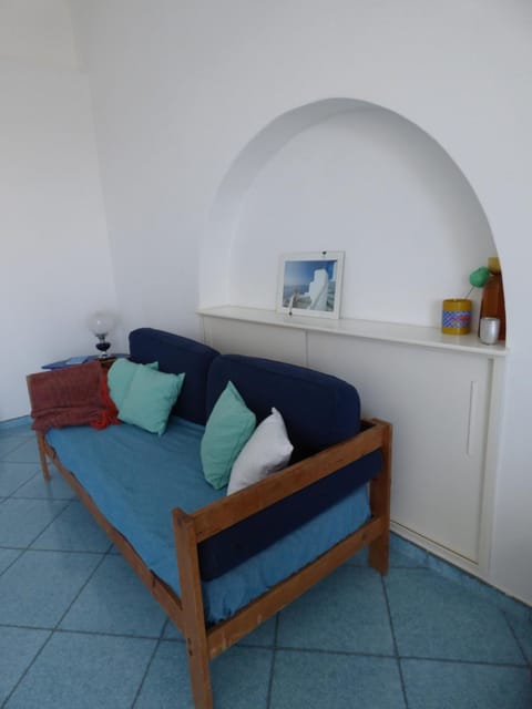 Bed, Seating area
