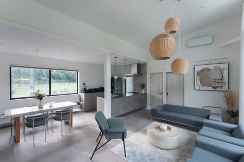 Living room, Dining area