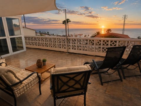 View (from property/room), Seating area, Sea view