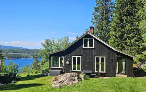 Property building, Natural landscape, Garden, Garden view, Lake view