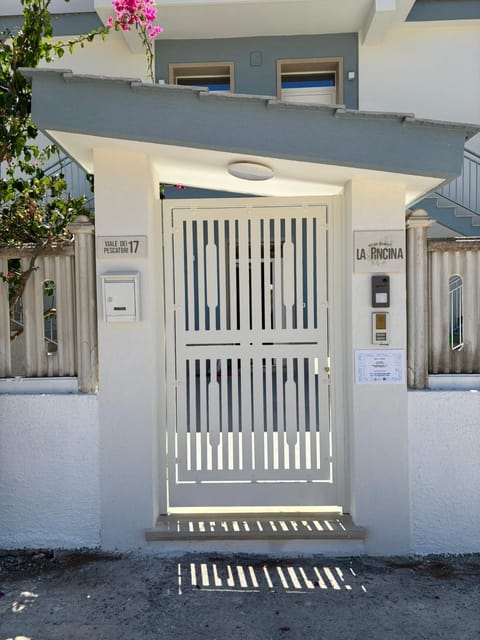 Facade/entrance, Day
