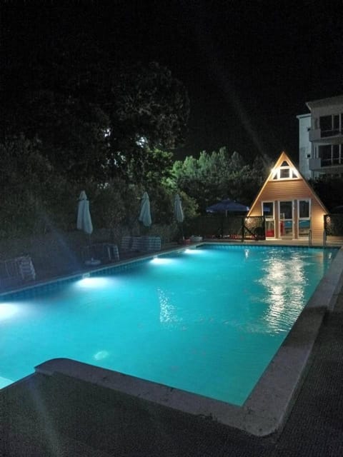 Property building, Swimming pool