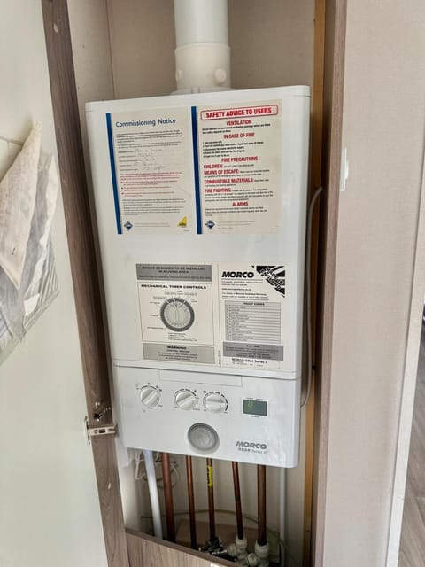 Four-bed Delta Caravan, Uddingston, Glasgow Located in Uddingston, Glasgow at Maryville Caravan Site Apartment in Glasgow