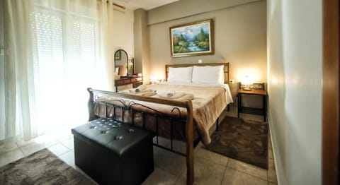 Bed, TV and multimedia, Living room, Photo of the whole room, Bedroom