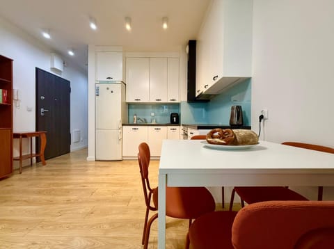 Kitchen or kitchenette, Dining area, oven, pet friendly, stove