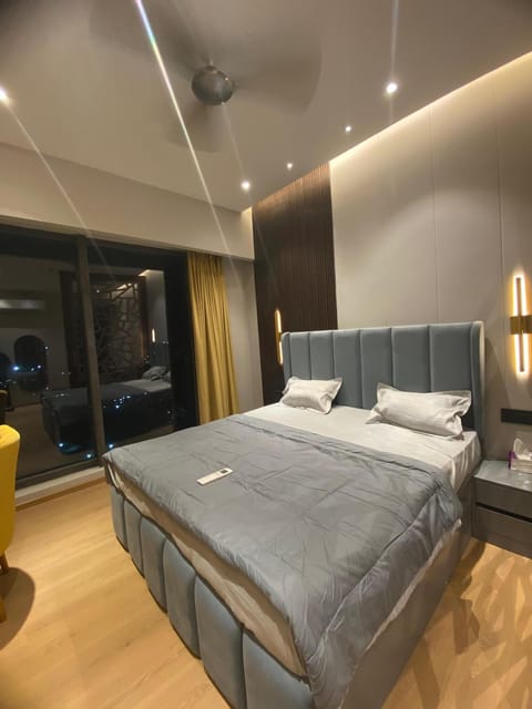 Bed, Living room