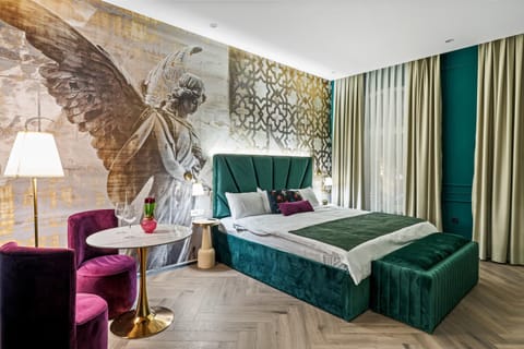 Photo of the whole room, Drinks, Alcoholic drinks, Non alcoholic drinks, minibar