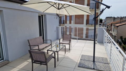Day, Balcony/Terrace