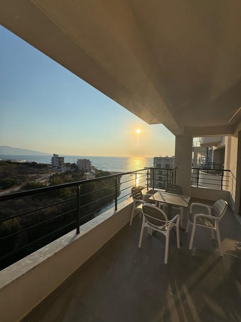 Patio, Day, Natural landscape, View (from property/room), Balcony/Terrace, Seating area, Dining area, Sea view