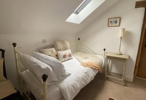 Tyddyn Y Felin, Coach House House in Wales