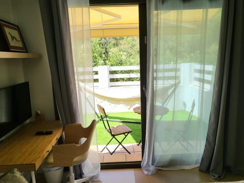 Balcony/Terrace, Garden view