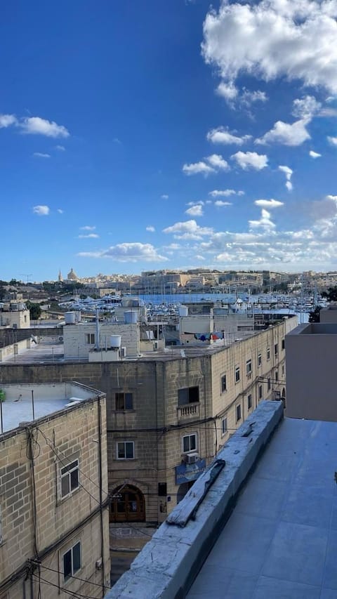 City view, Sea view, Street view