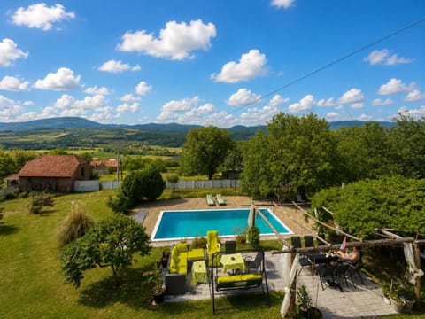 Spring, Day, Natural landscape, Garden, Garden view, Mountain view, Pool view, Swimming pool, sunbed