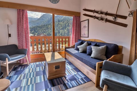 Living room, Mountain view