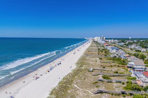 Coastin Time 8 BR 6BA Private Heated Pool & Hot Tub House in North Myrtle Beach
