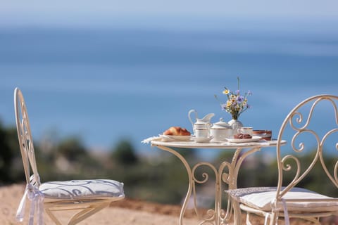 Day, Natural landscape, View (from property/room), Garden view, Sea view, Breakfast