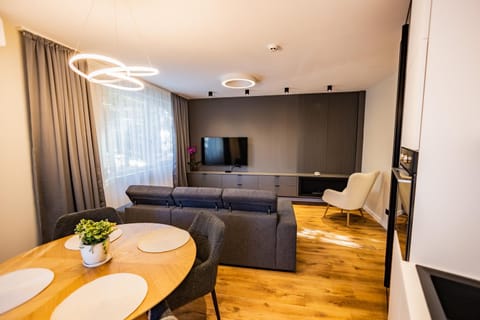 Communal lounge/ TV room, TV and multimedia, Seating area