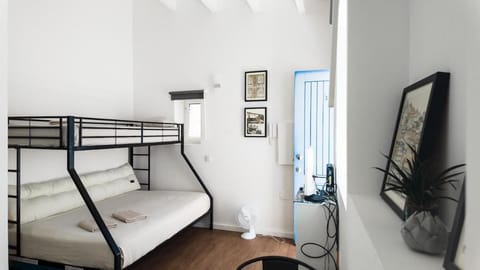 Bed, Bedroom, bunk bed