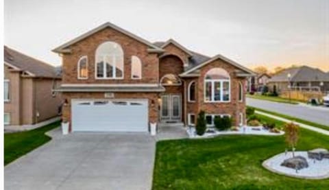 Property building, Spring, Day, Neighbourhood, Street view