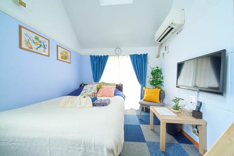 Bed, Living room, Photo of the whole room, Bedroom