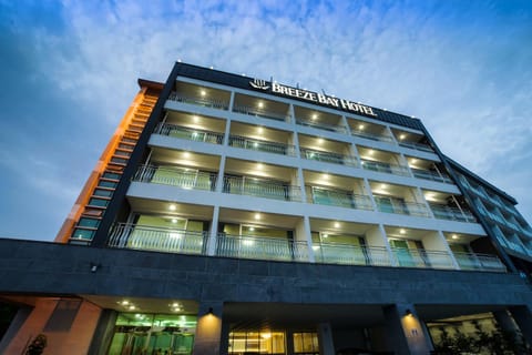 Facade/entrance, Night