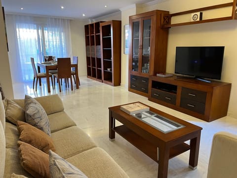 Communal lounge/ TV room, TV and multimedia, Living room