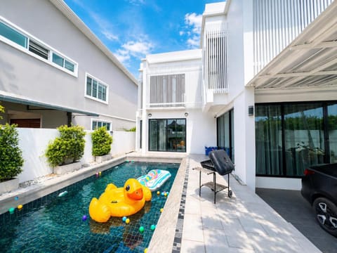 Day, Pool view, Swimming pool