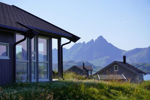 Property building, Nearby landmark, Natural landscape, Mountain view