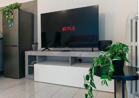 Communal lounge/ TV room, TV and multimedia, Evening entertainment