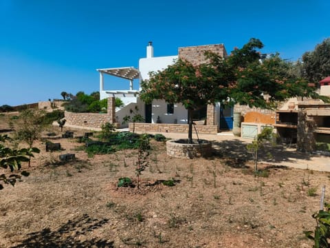 Property building, Day, Natural landscape, Landmark view