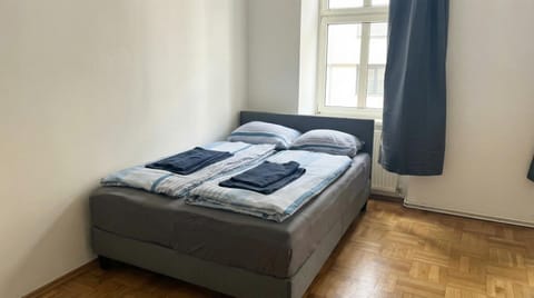 Property building, Bed, Bedroom, towels