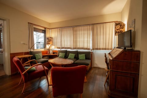 Chesa San Gian - Terrace on garden Apartment in Saint Moritz